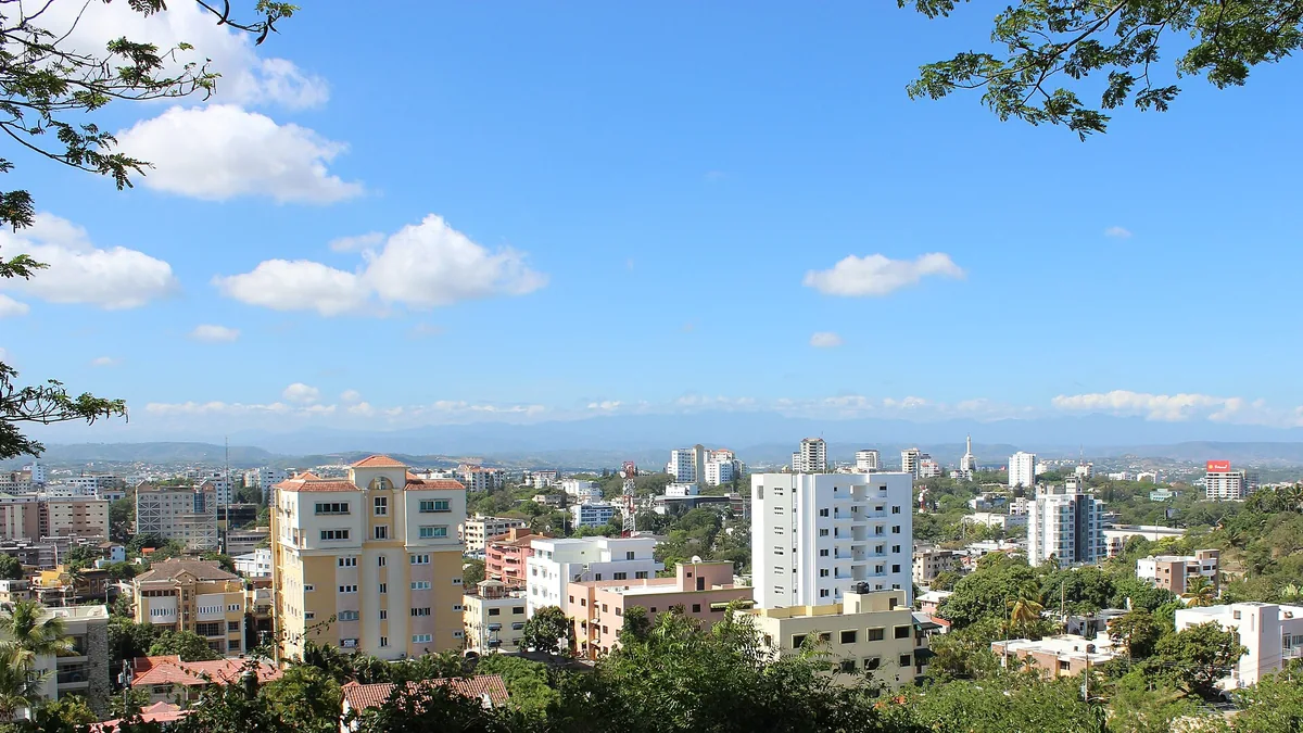 Vista panorámica auténtica de la ciudad de Santiago de los Caballeros, República Dominicana
